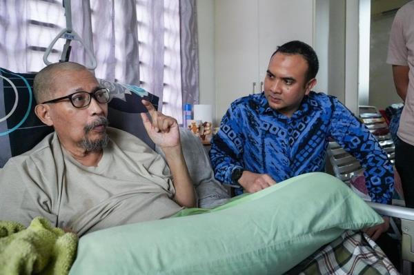 PM Anwar offers financial assistance to former Raub MP recovering from stroke